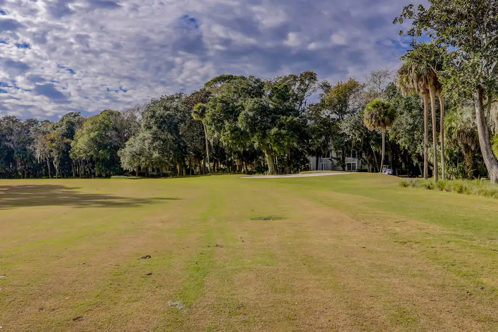Golf course view condo near walking trails, Van der Meer & Shipyard beach