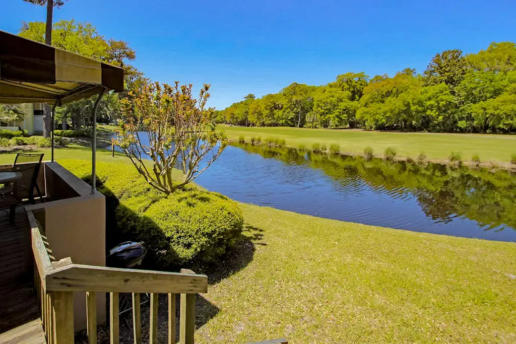 Golf course view condo near walking trails, Van der Meer & Shipyard beach