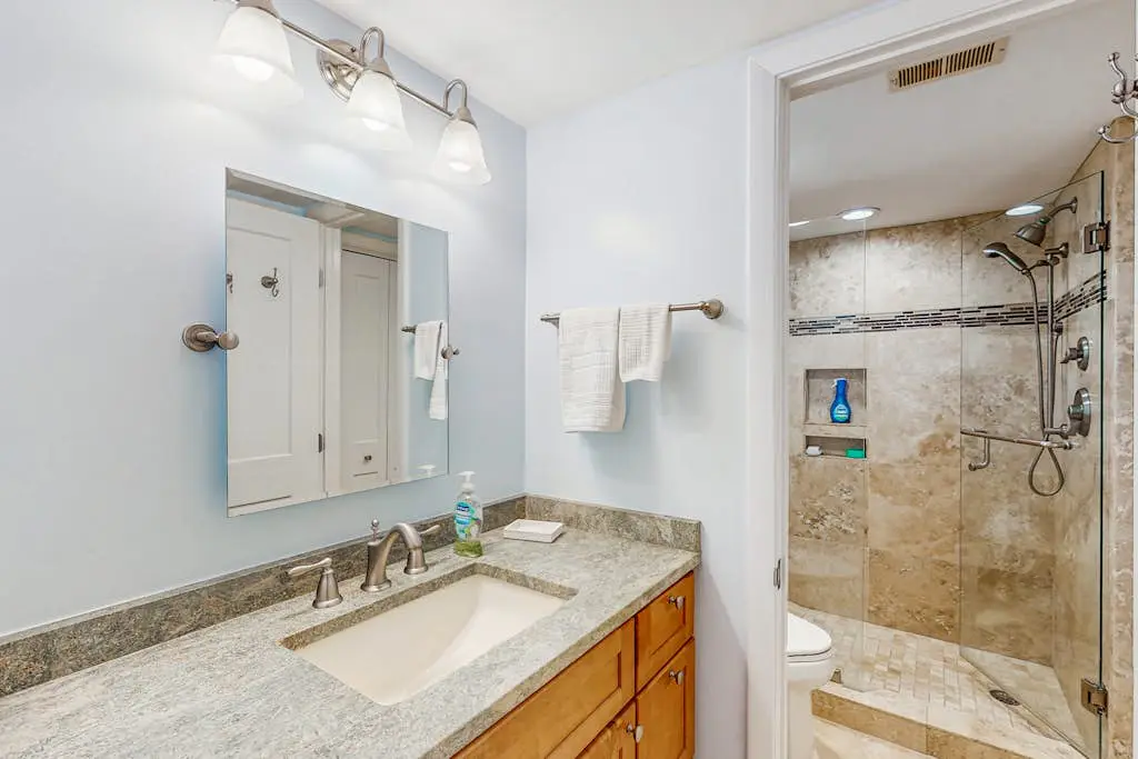 Spacious Palmetto Dunes condo with private patio, shared pool, pickleball & golf