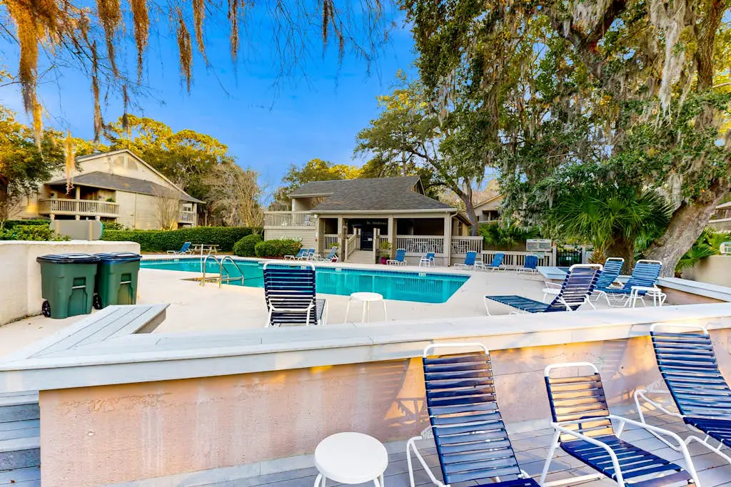 Spacious Palmetto Dunes condo with private patio, shared pool, pickleball & golf