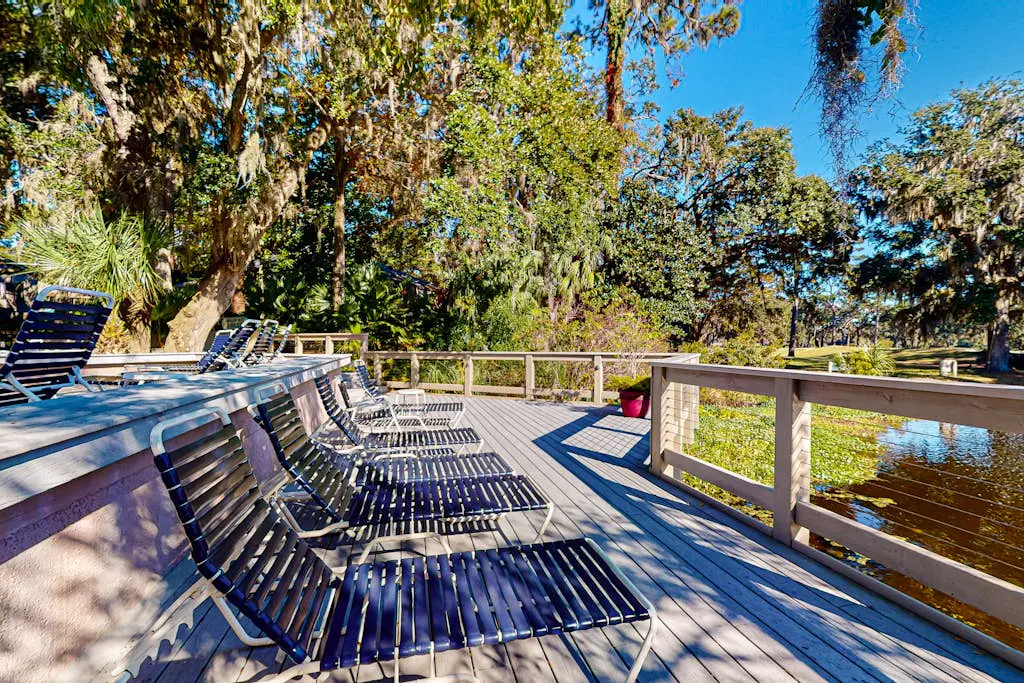 Spacious Palmetto Dunes condo with private patio, shared pool, pickleball & golf