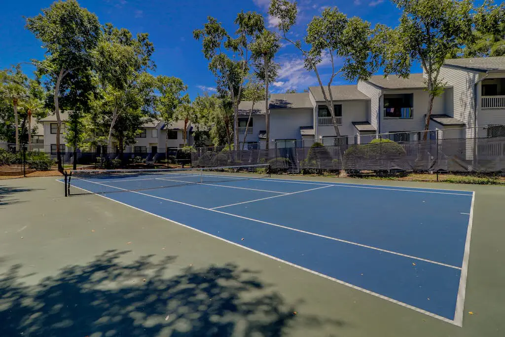 Coastal condo with outdoor pool, walk to beach and shopping