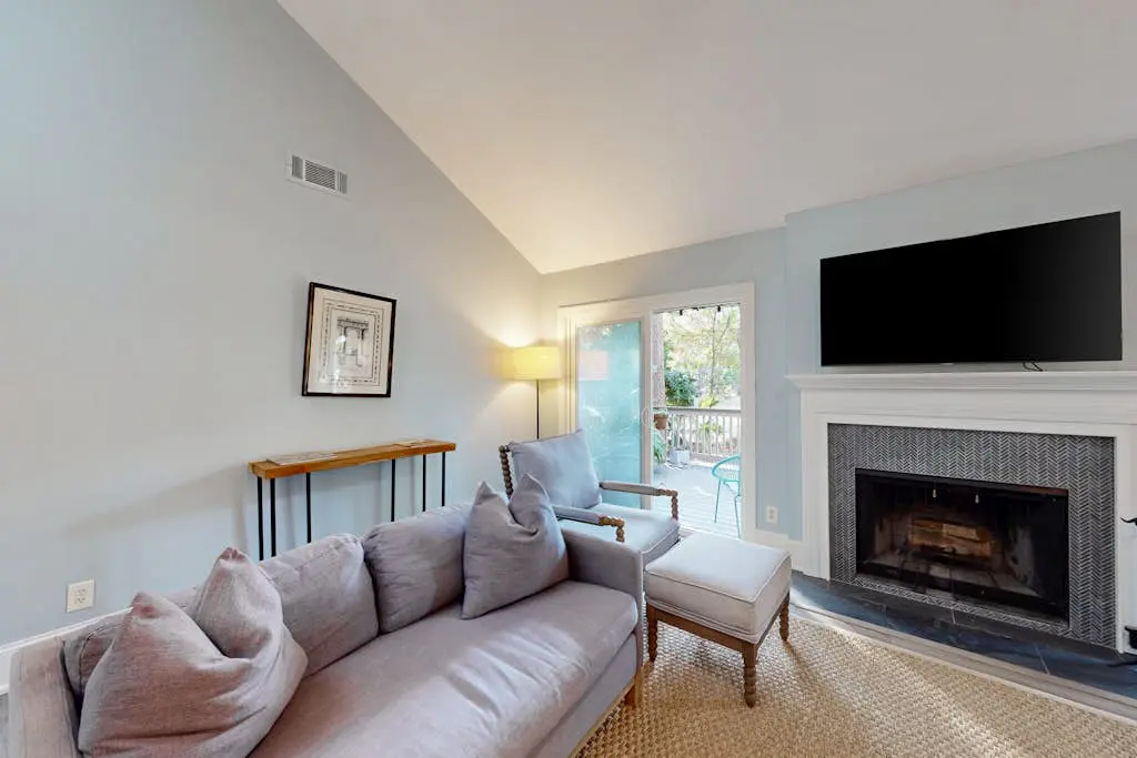 Sea Pines Home with firepit, deck and close to Lawton Stables