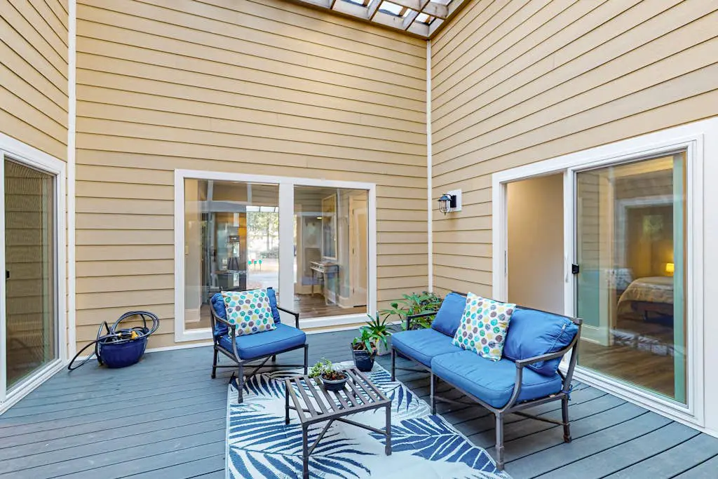 Sea Pines Home with firepit, deck and close to Lawton Stables
