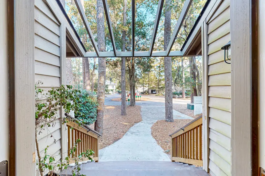 Sea Pines Home with firepit, deck and close to Lawton Stables