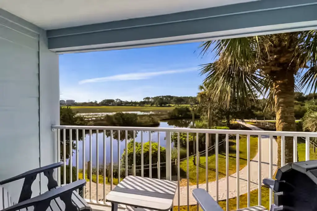 Family Friendly Condo, outdoor/ indoor pool, hot tub, close to beach