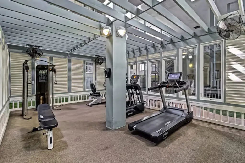 Family Friendly Condo, outdoor/ indoor pool, hot tub, close to beach