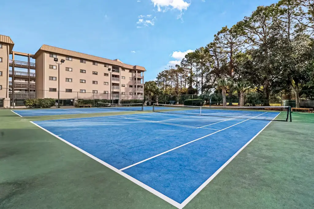 Family Friendly Condo, outdoor/ indoor pool, hot tub, close to beach