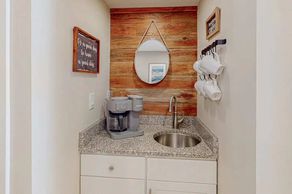 Beautiful Condo with pools,  hot tub, sauna,  and water views