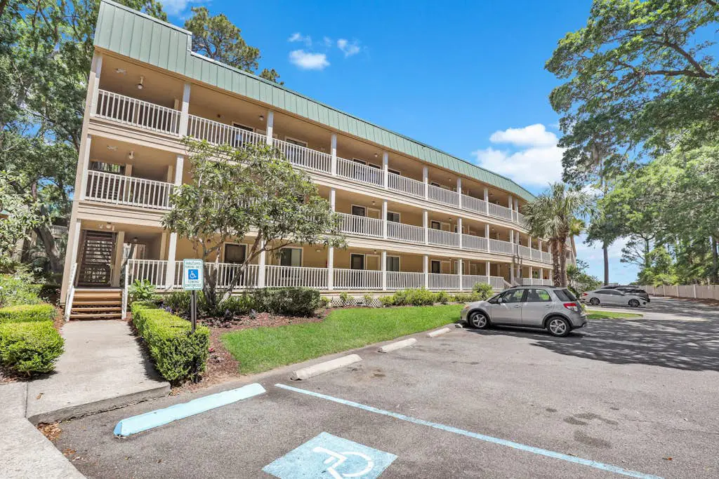 Beautiful Condo with pools,  hot tub, sauna,  and water views