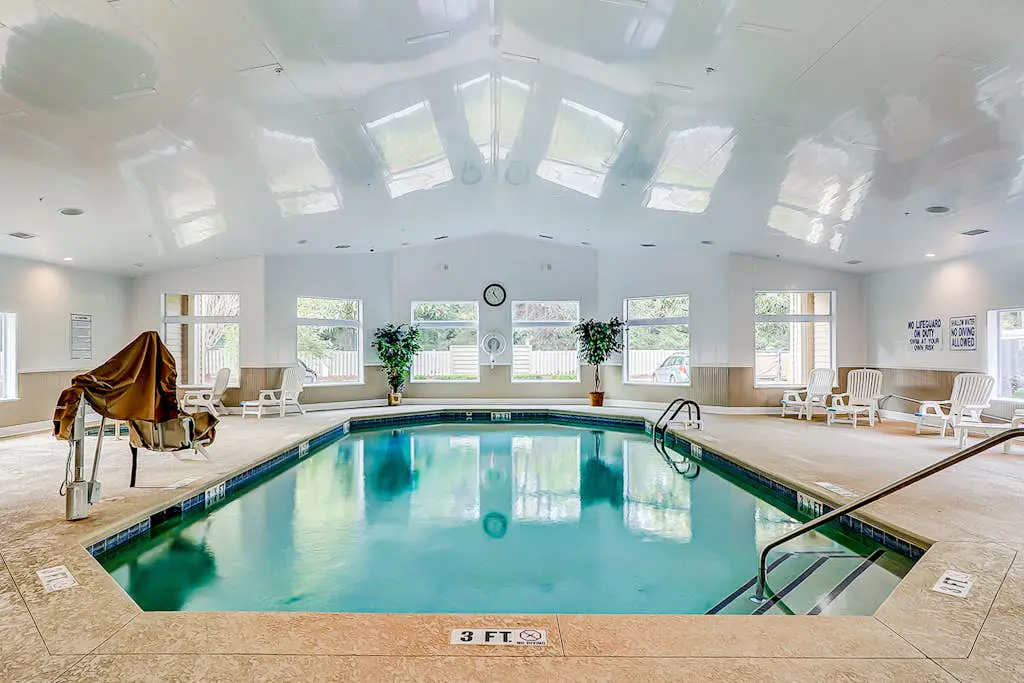 Beautiful Condo with pools,  hot tub, sauna,  and water views