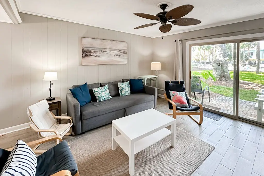 Snowbird Discounts, Steps to beach, 2.5 Bathrooms, & Coligny