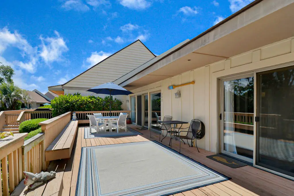 Spacious Palmetto Dunes Condo, Sunny Deck,  View of Lagoon, Complex Pool