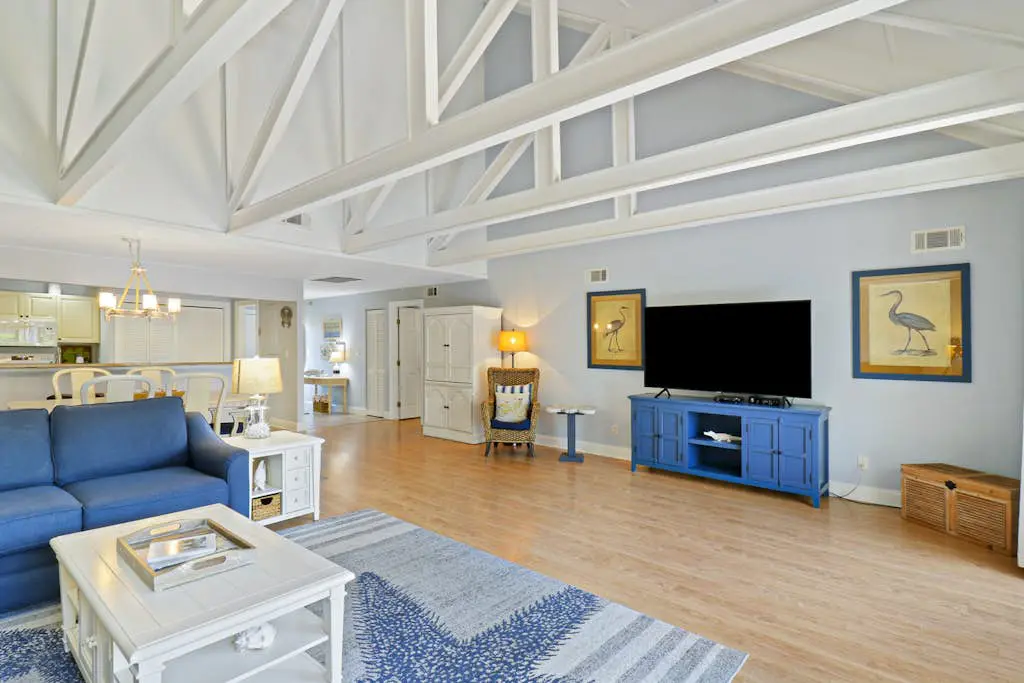 Spacious Palmetto Dunes Condo, Sunny Deck,  View of Lagoon, Complex Pool