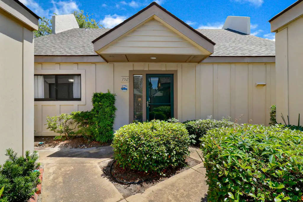 Spacious Palmetto Dunes Condo, Sunny Deck,  View of Lagoon, Complex Pool