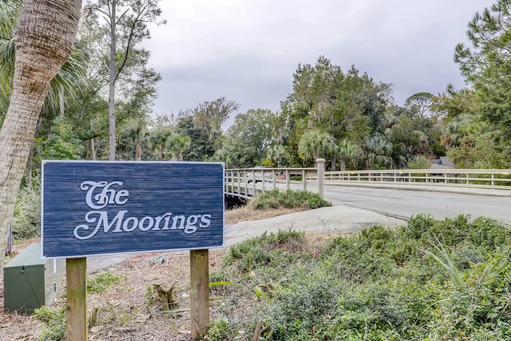 Dog-Friendly Condo with pool, golf, and just steps to the beach