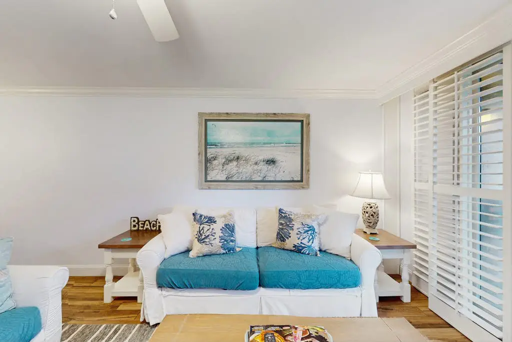 1st Floor Condo with Pools,Hot tub, 100 yards to Beach, Tennis/Pickleball Courts