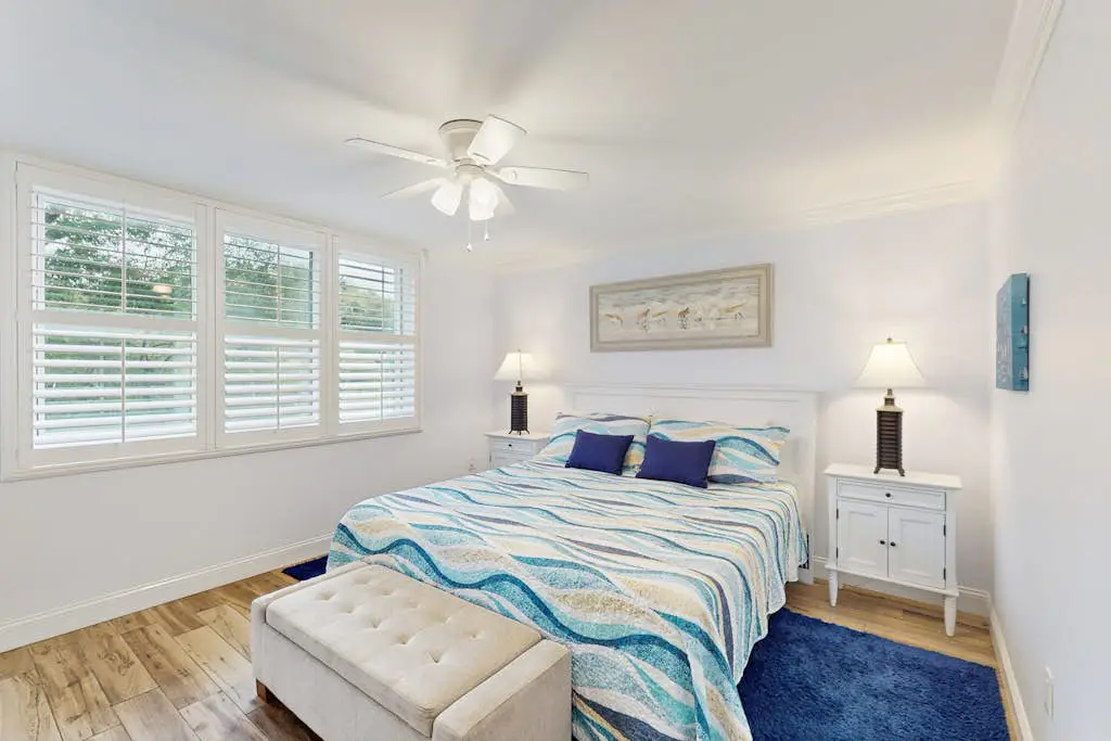 1st Floor Condo with Pools,Hot tub, 100 yards to Beach, Tennis/Pickleball Courts