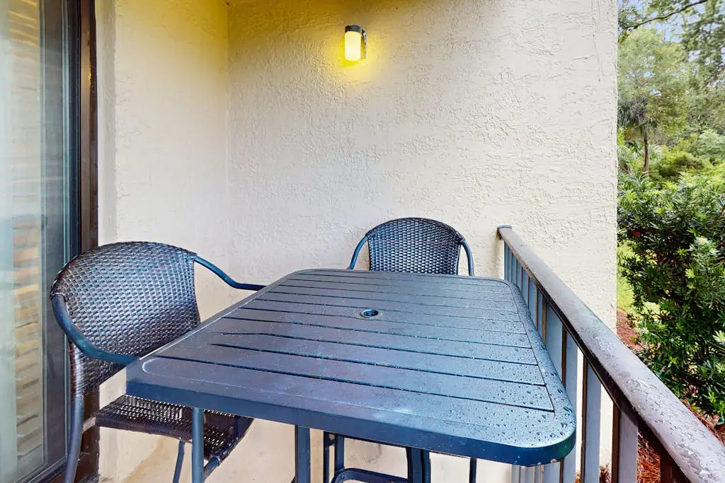 1st Floor Condo with Pools,Hot tub, 100 yards to Beach, Tennis/Pickleball Courts