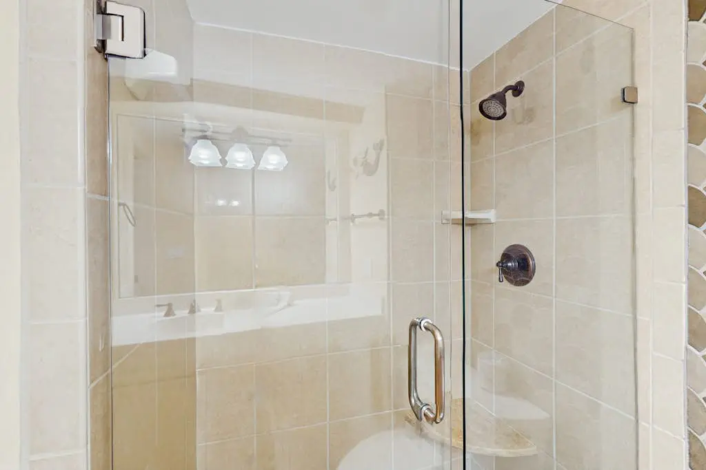 Direct Ocean View Condo with balcony, pools, hot tub, boardwalk to beach