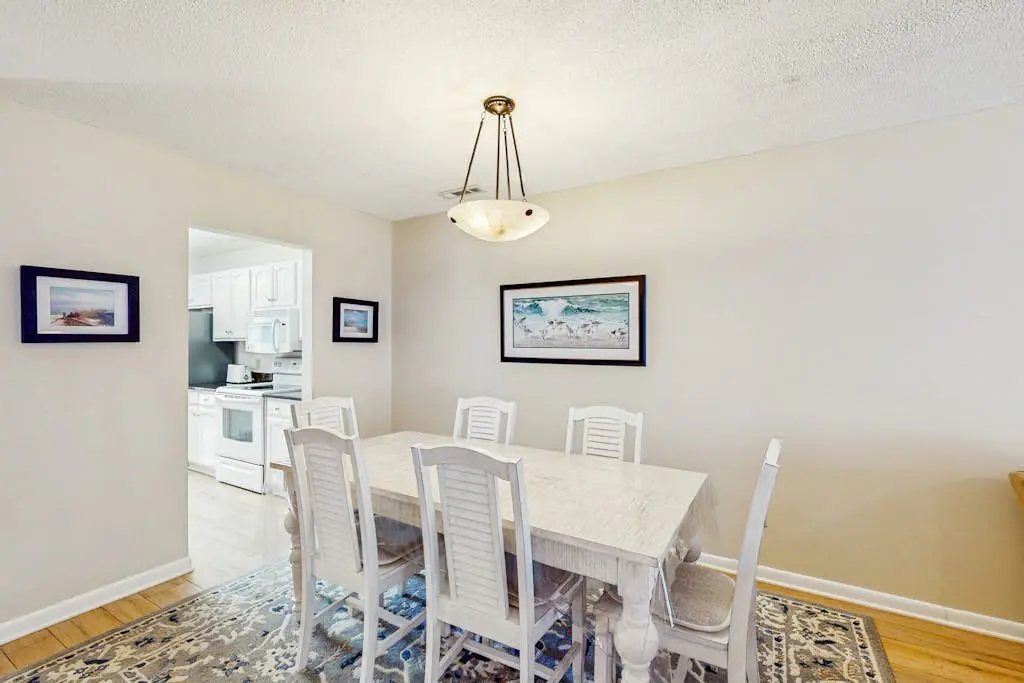Shipyard Condo next to pool, near tennis, beach and restaurants
