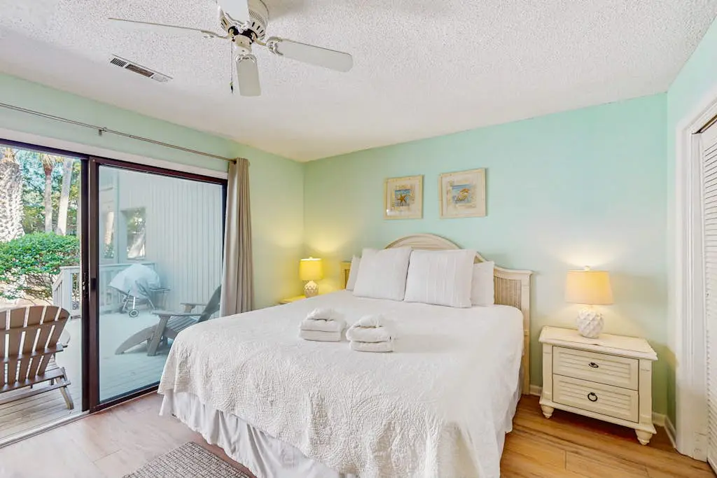 Shipyard Condo next to pool, near tennis, beach and restaurants