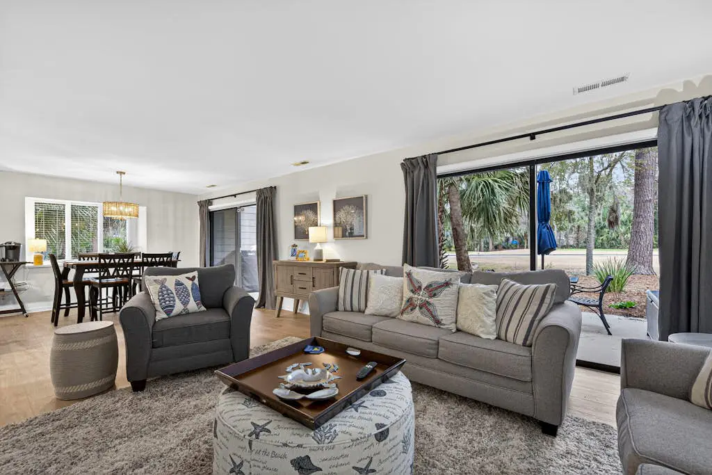 Charming Townhome with Golf Course View,On-site Pool and Short Walk to Beach!