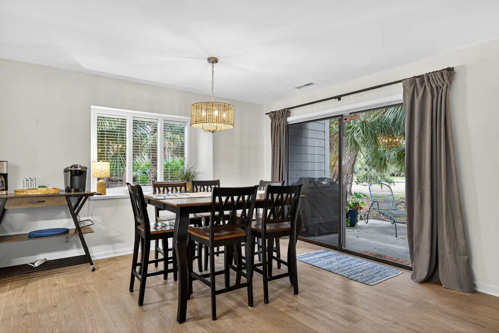 Charming Townhome with Golf Course View,On-site Pool and Short Walk to Beach!