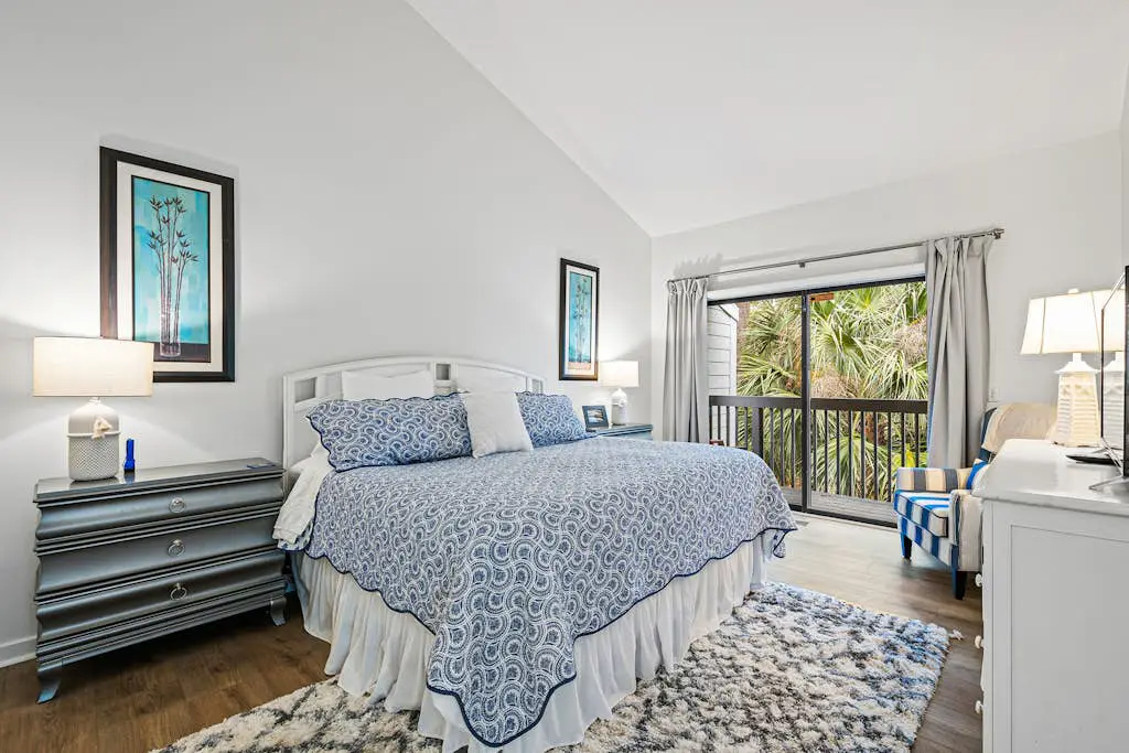 Charming Townhome with Golf Course View,On-site Pool and Short Walk to Beach!