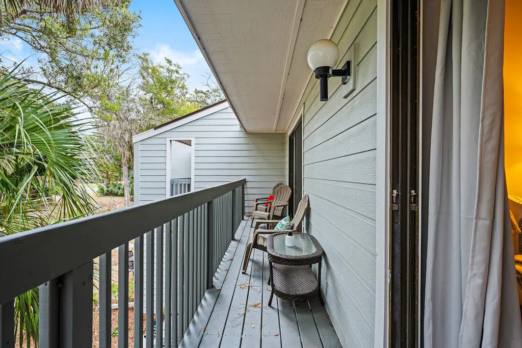 Charming Townhome with Golf Course View,On-site Pool and Short Walk to Beach!