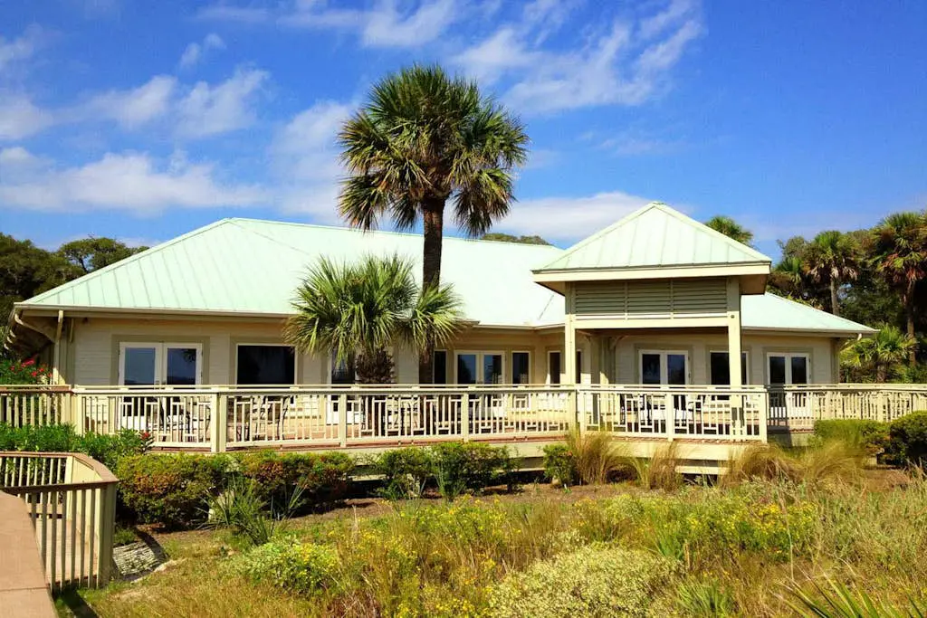 Charming Townhome with Golf Course View,On-site Pool and Short Walk to Beach!