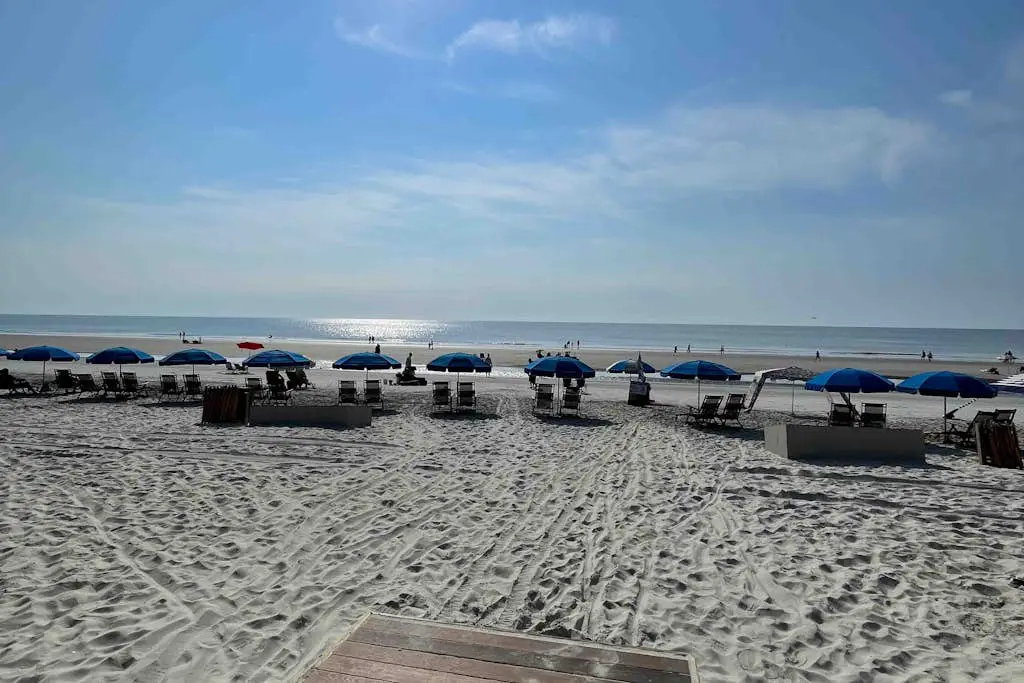 Charming Townhome with Golf Course View,On-site Pool and Short Walk to Beach!
