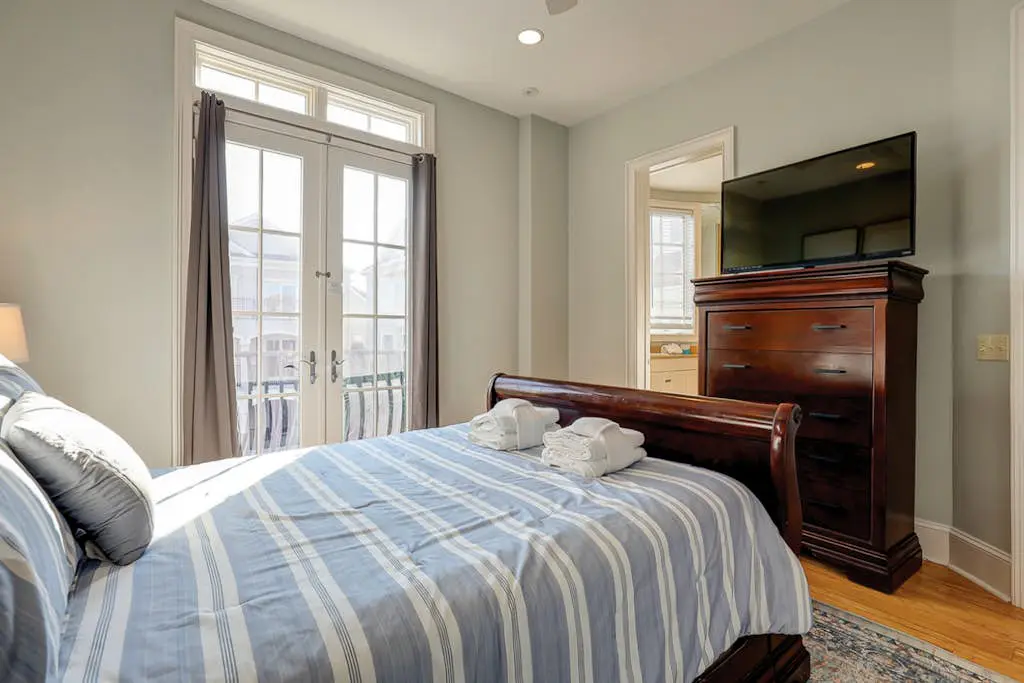 Ocean and Marsh View Home with private pool, dog friendly, beachfront