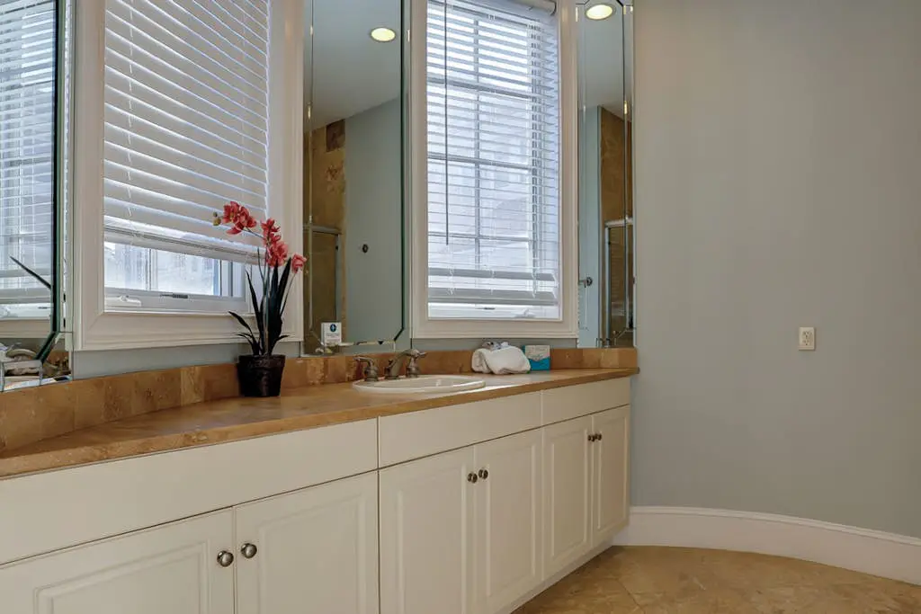Ocean and Marsh View Home with private pool, dog friendly, beachfront