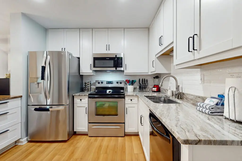 3rd Floor Condo with pools, tennis/pickleball courts, access to beach
