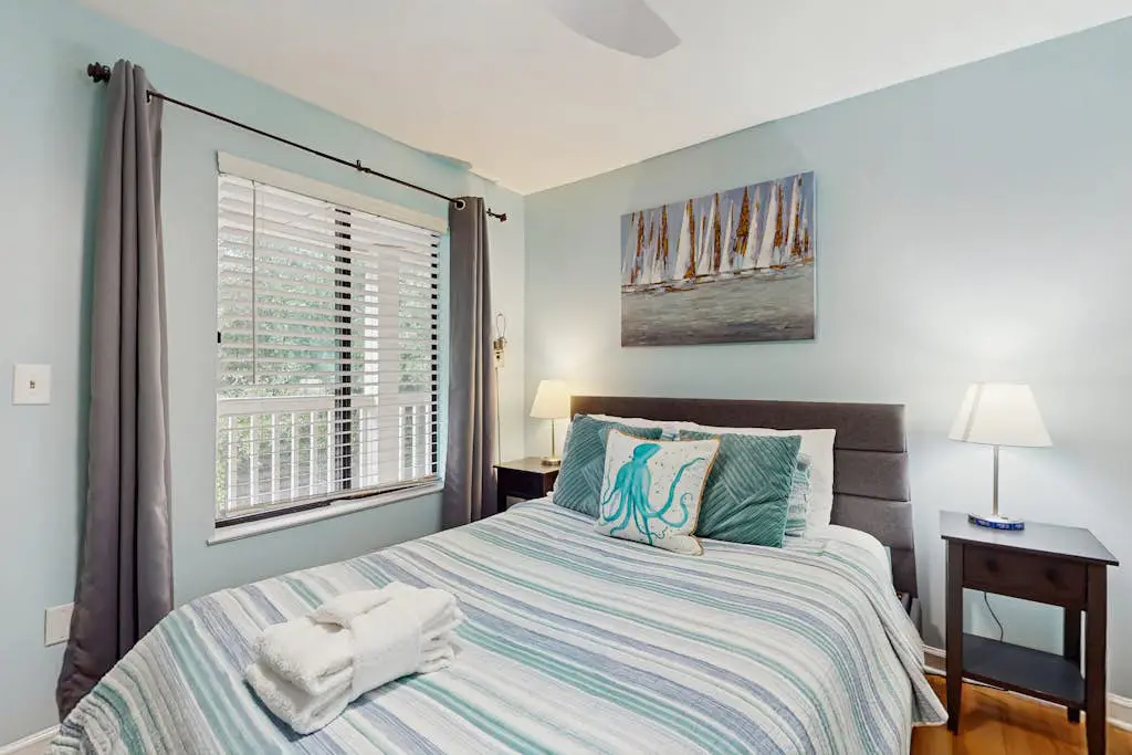3rd Floor Condo with pools, tennis/pickleball courts, access to beach