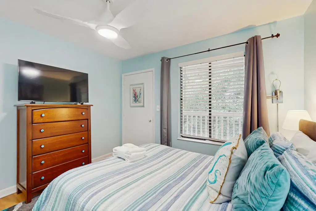3rd Floor Condo with pools, tennis/pickleball courts, access to beach