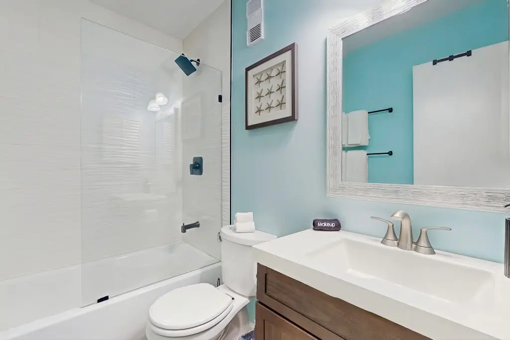 3rd Floor Condo with pools, tennis/pickleball courts, access to beach