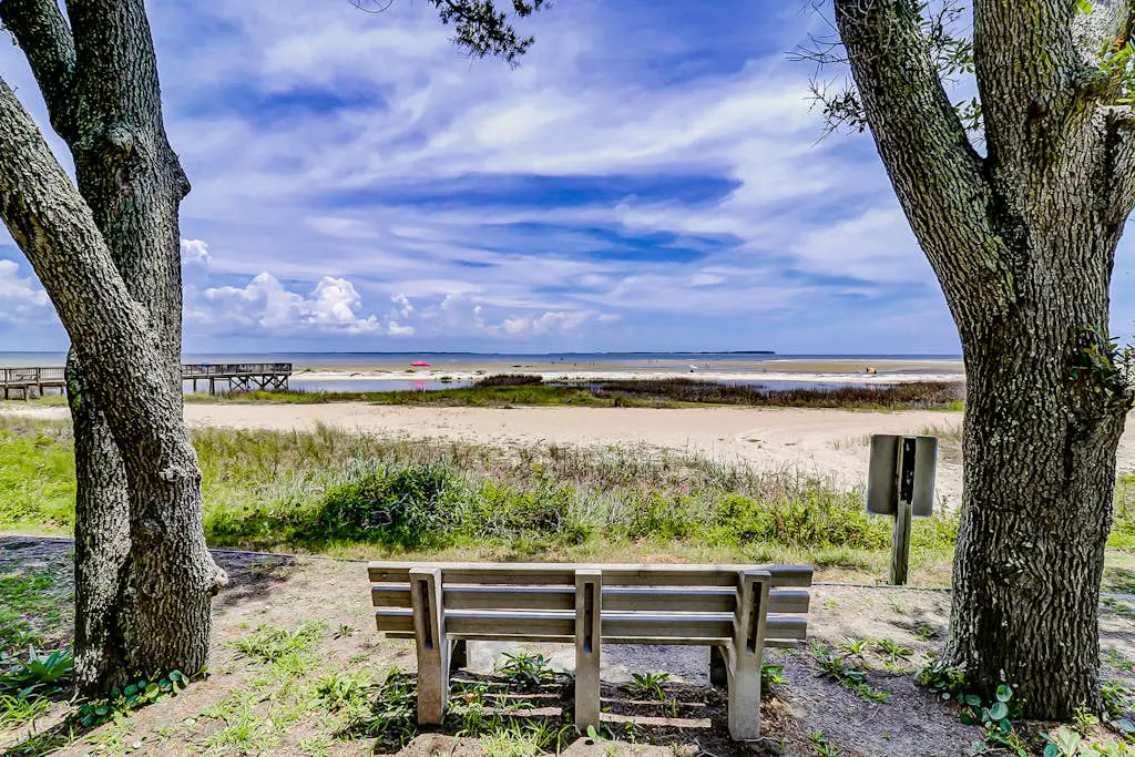 3rd Floor Condo with pools, tennis/pickleball courts, access to beach