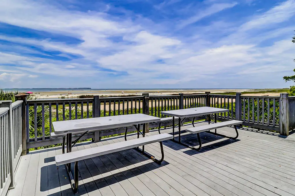 3rd Floor Condo with pools, tennis/pickleball courts, access to beach