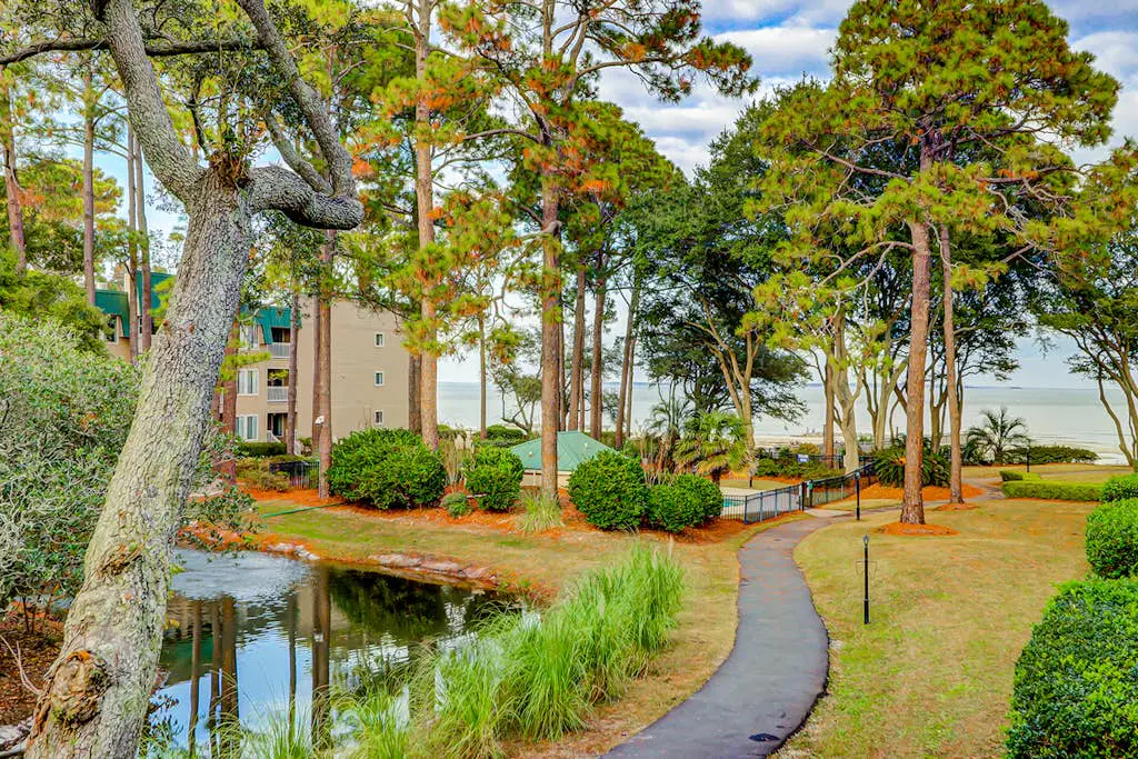 3rd Floor Condo with pools, tennis/pickleball courts, access to beach