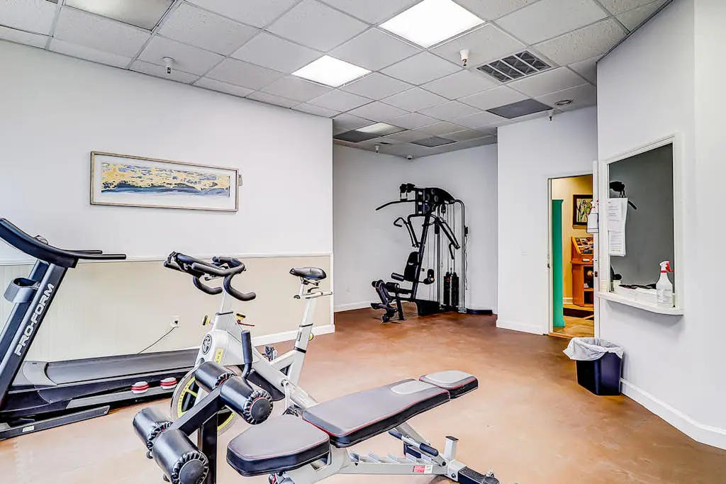 3rd Floor Condo with pools, tennis/pickleball courts, access to beach