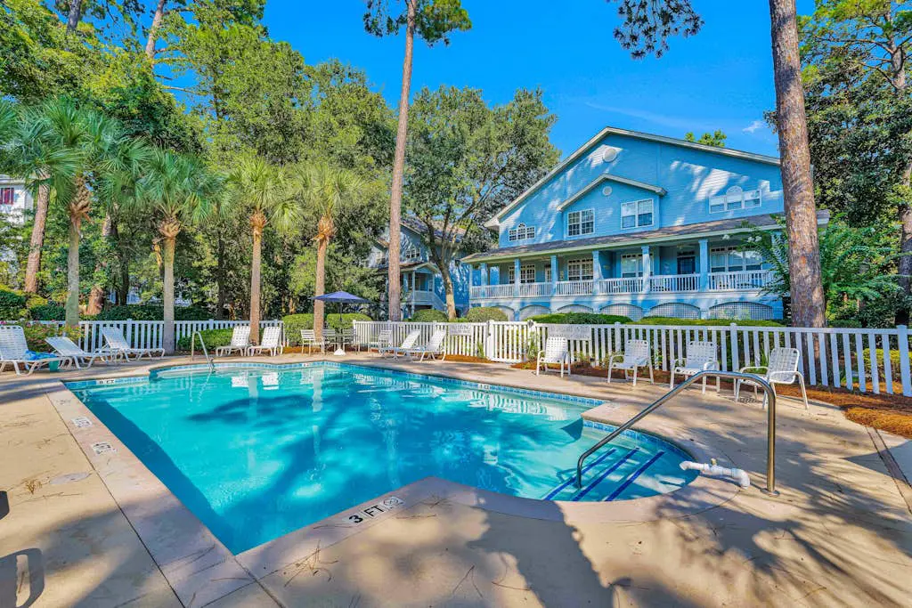 Family Friendly Condo - Across From Islanders Beach Park!