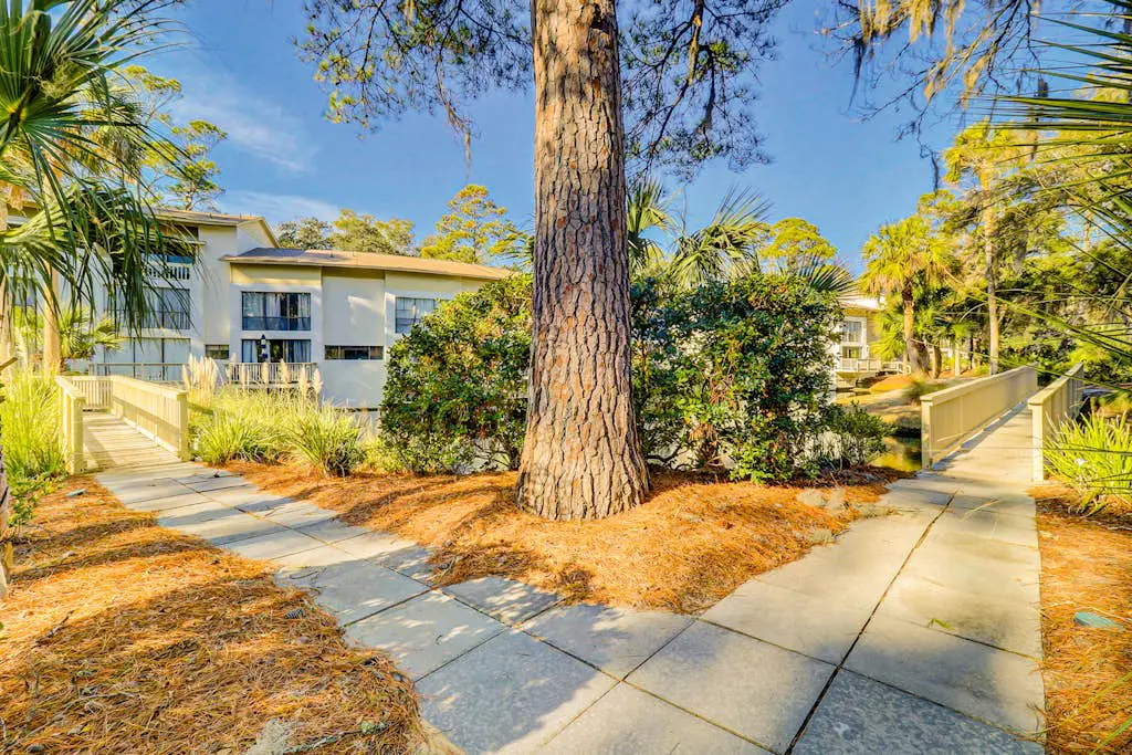 Villa with a 2 outdoor pools, bike paths, and a short walk to Coligny Beach