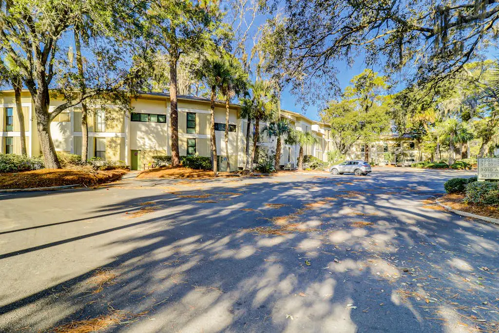 Villa with a 2 outdoor pools, bike paths, and a short walk to Coligny Beach