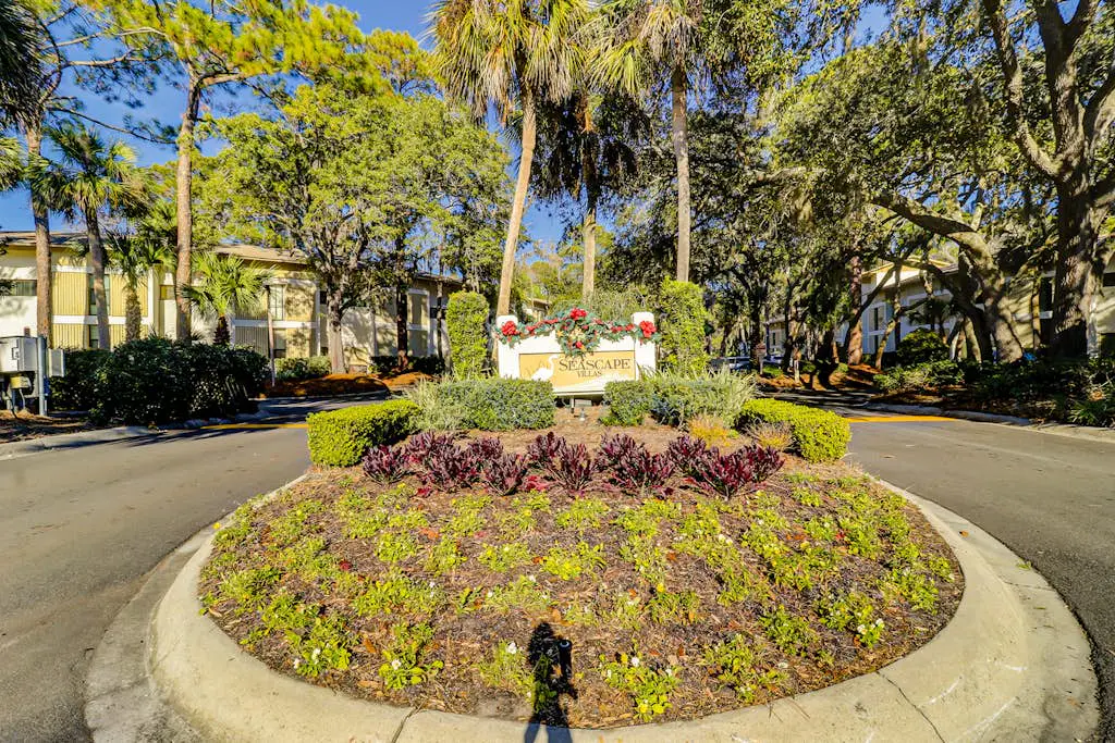 Villa with a 2 outdoor pools, bike paths, and a short walk to Coligny Beach