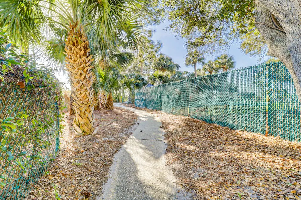 Villa with a 2 outdoor pools, bike paths, and a short walk to Coligny Beach
