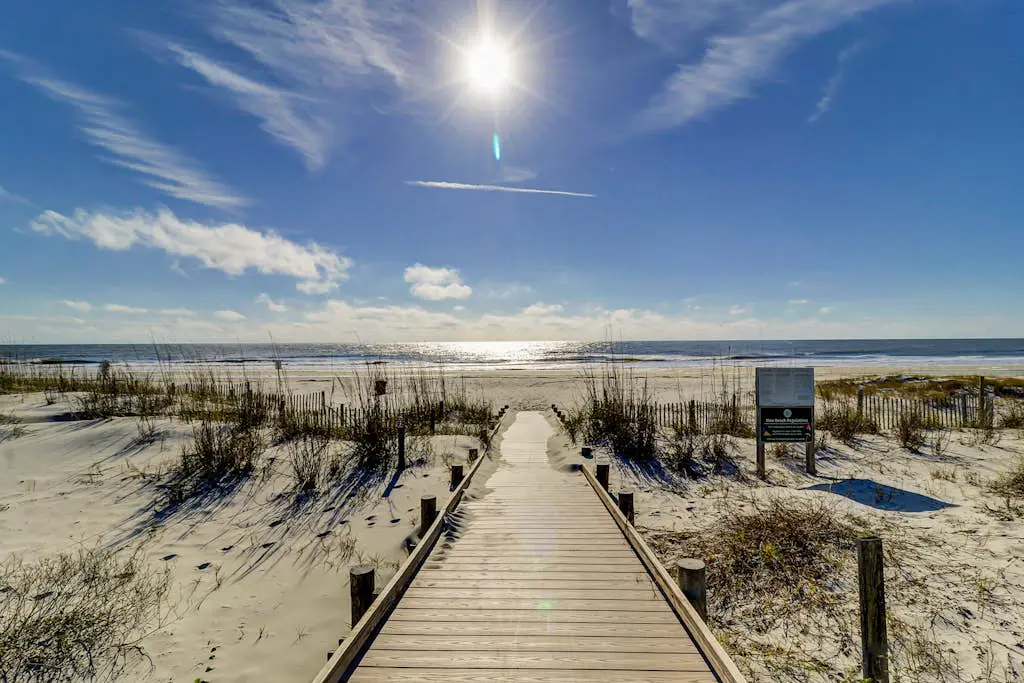 Villa with a 2 outdoor pools, bike paths, and a short walk to Coligny Beach