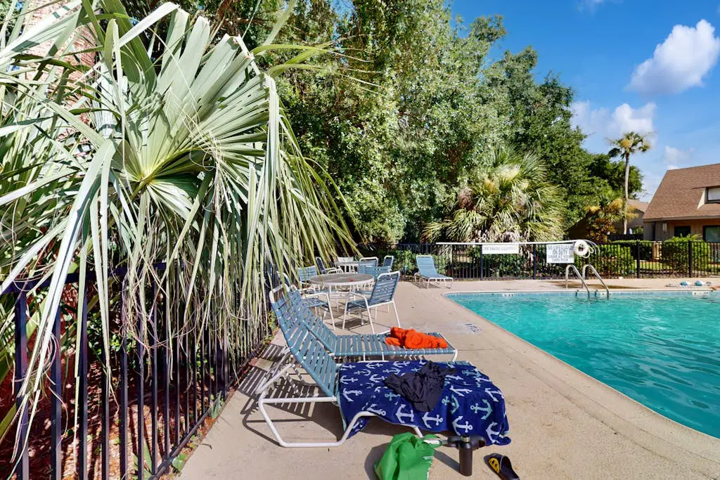 Beautiful condo close to tennis/pickleball courts, beach access, golf and pool