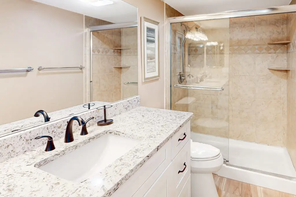 Upgraded condo on waterfront with pool, hot tub, & tennis access - near beach